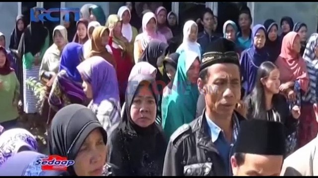 Pikap Terguling, 16 Orang Tewas