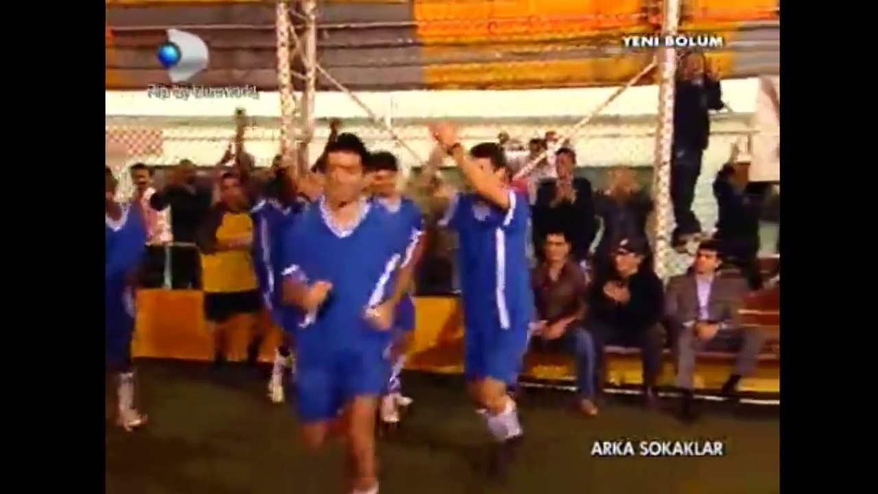 Futbol Maçı | Arka Sokaklar