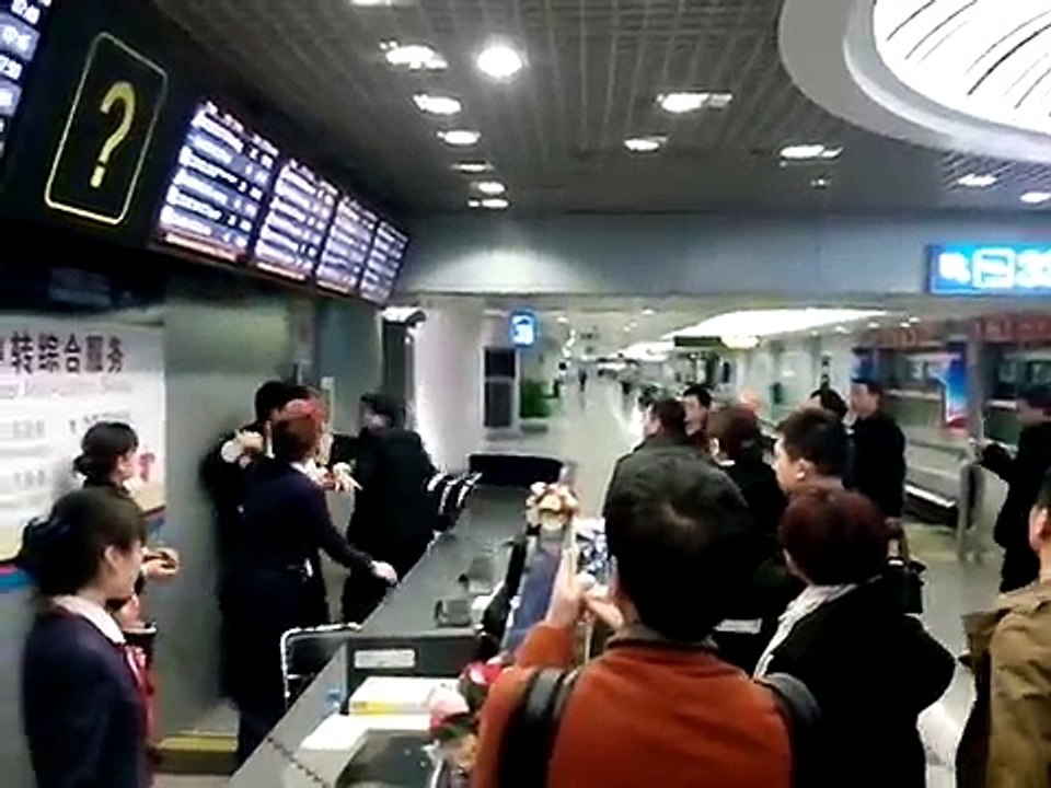 Beijing airport fight between China Eastern staff and aggrieved travelers