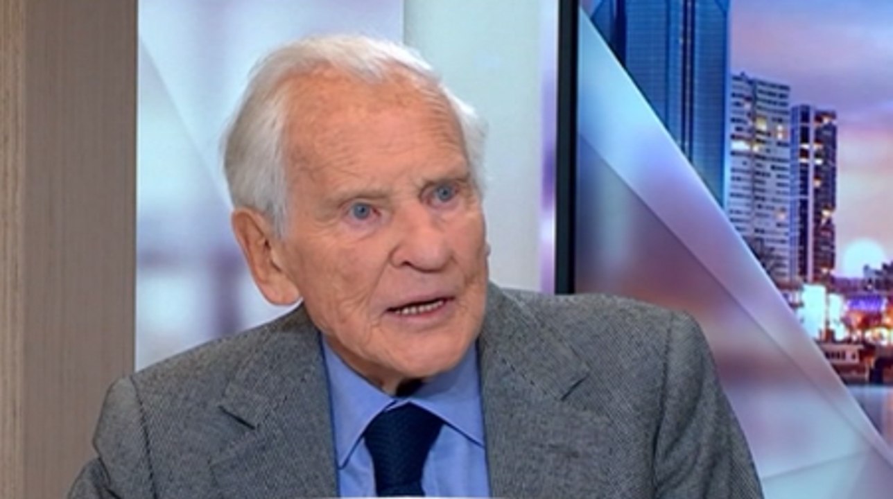 Pour Jean d'Ormesson, «le Parti socialiste s'est droitisé»