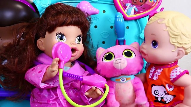 Baby Alive Doll Lucy is a DOCTOR! Doc McStuffins Pet Vet Checkup Center + Crazy Doll DisneyCarToys