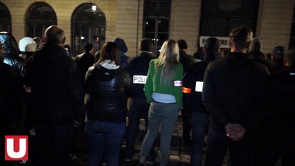 Cent policiers manifestent sur la place royale à Reims