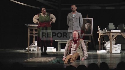 Report TV - "Familja Tot" shkelqejnë aktorët  Asqeriu,Olta Daku,Indrit Çobani