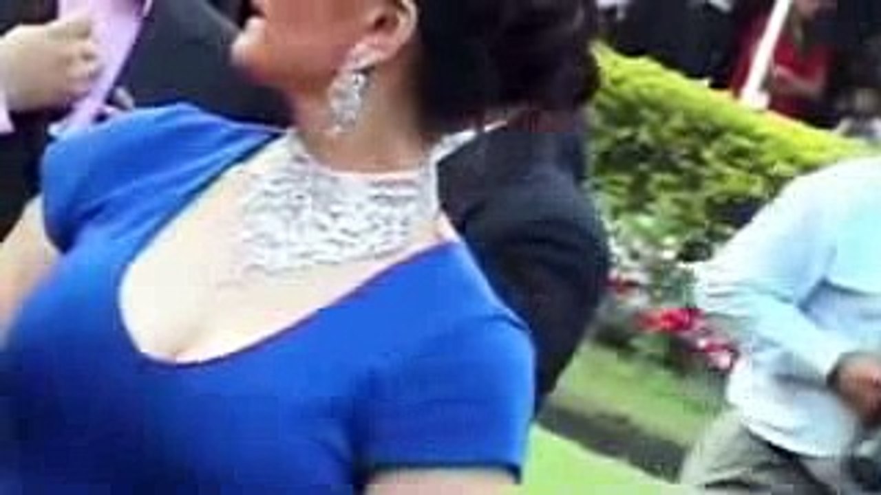Zarine Khan Hot Sweaty