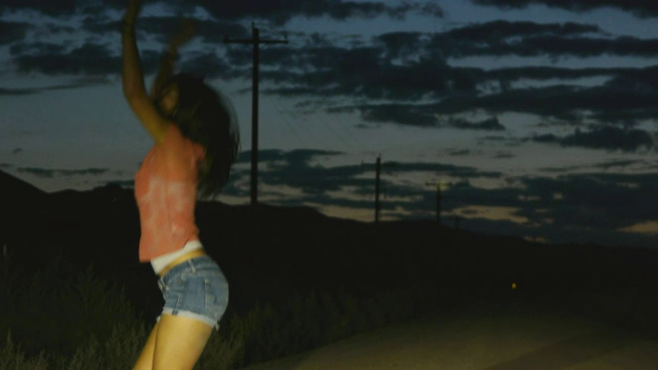 Cool Belly Cute Gril Dancing