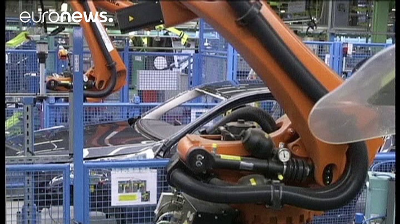 Daimler: Autosparte hui, Lastwagen....