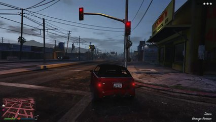 Grand Theft Auto V huida de la  poli