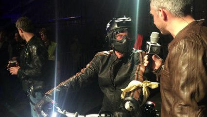 La très courte Drag Race de Fogarty au guidon de la Triumph Bobber