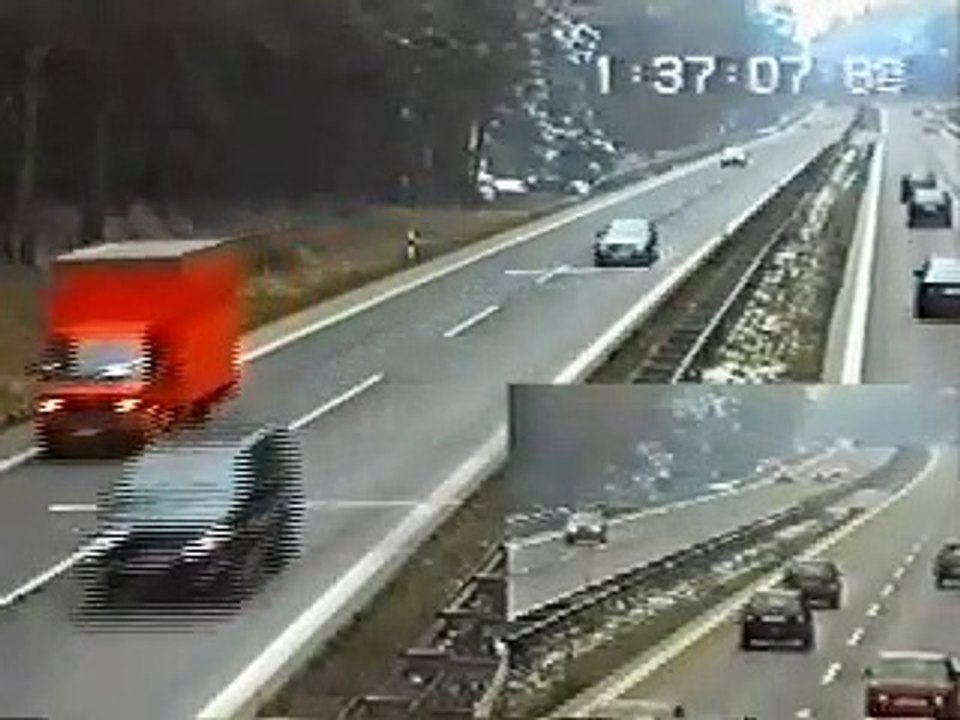 Mercedes Benz SL-class crash