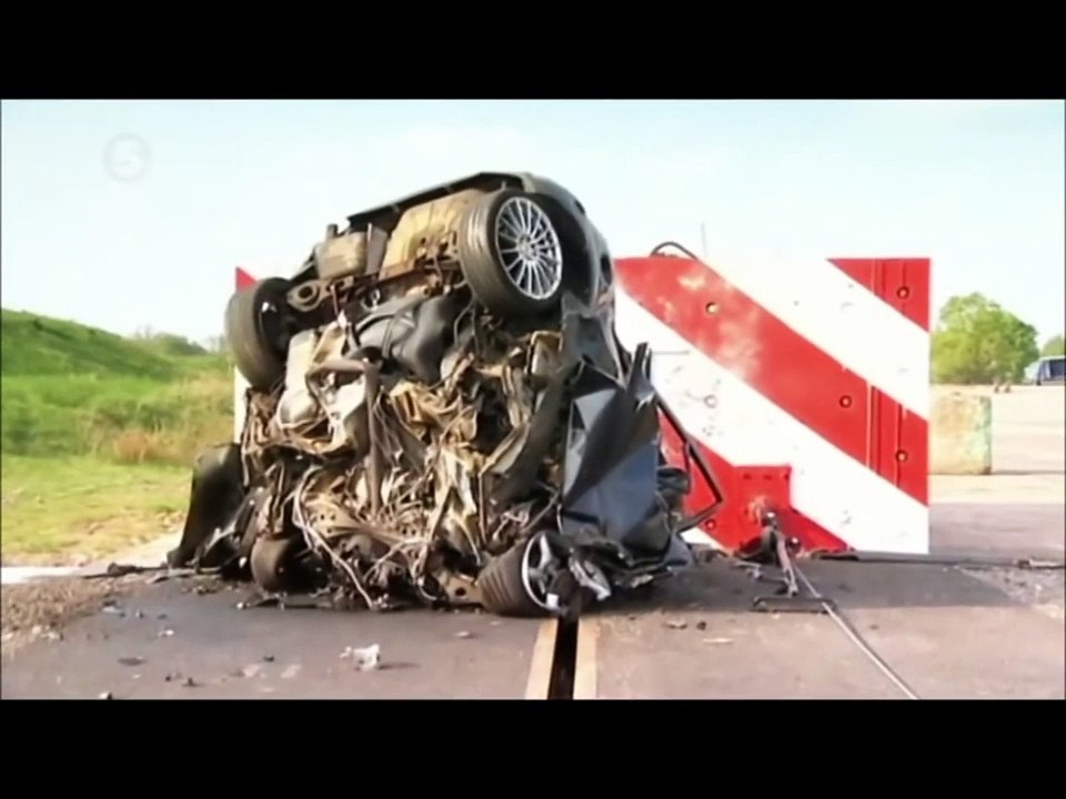 Crash Test Ford Focus  120 mph (190 km/h)
