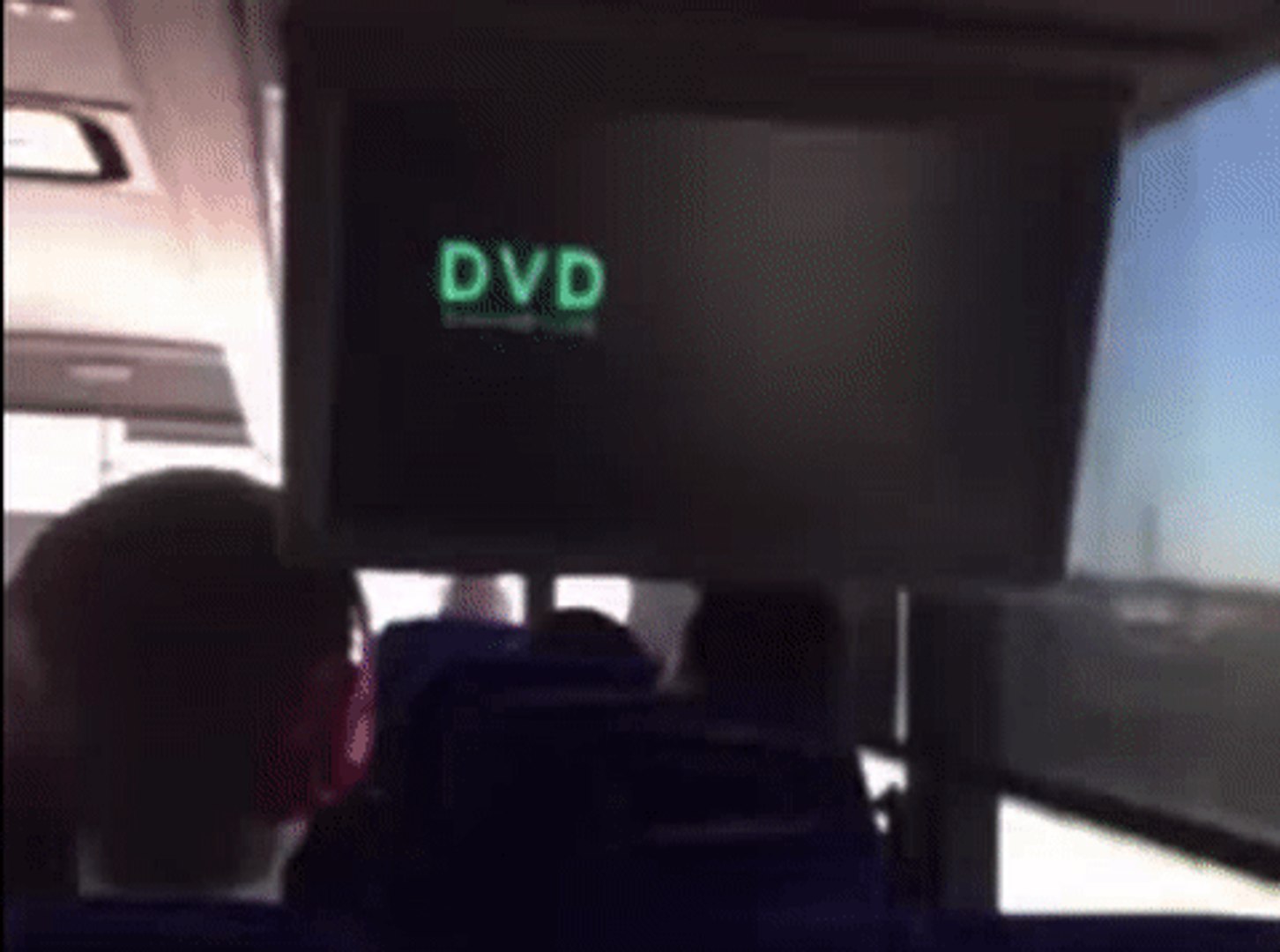 DVD Screensaver Hitting TV Corner Causes This Reaction - video