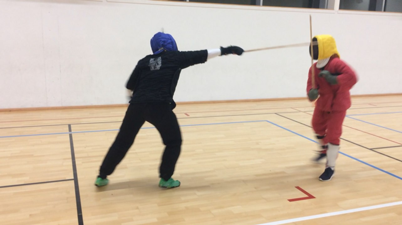 La canne de combat mise sur la jeunesse