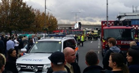 Londra'da Havalimanında "Kimyasal" Alarm