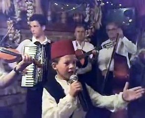 Safet Isović nasljednik je rođen