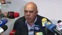 Oposición venezolana resiste tras suspensión de referendo