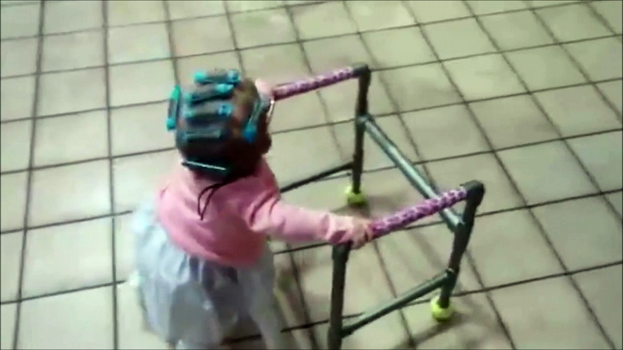 Quand Tu Deguises Ta Fillette En Mamie Enorme Video Dailymotion