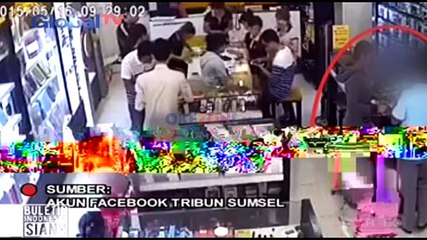 Ortu Aniaya Anak di Depan Umum