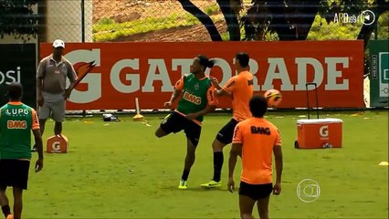 Ronaldinho - Freestyle At Training - 2013/2014 - Atletico MG [NEW!!]