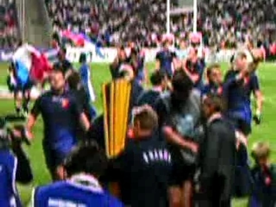 Rugby FRANCE-ANGLETERRE (Vélodrome 18-008-07) Standing O.