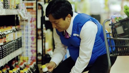 Des élus japonais portent un ventre de femme enceinte