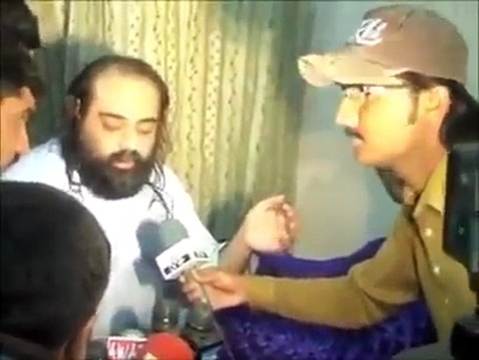پیر نجیب شرک کی دعوت دے رھا ھے معاذاللھ
