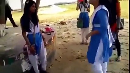school girls serious fight Whatsapp Viral Video 2016