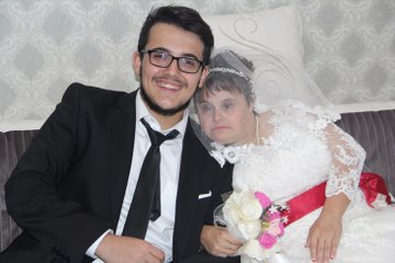 Down Sendromlu Kadının "Gelinlik Giyme" Hayali Gerçekleşti
