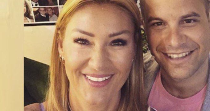 Pınar Altuğ ve Yağmur Atacana Poster Sürprizi