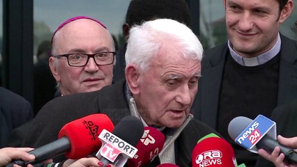 “Pajtohen” Rama me Doshin.Të dy presin kardinalin e ri në Rinas - Top Channel Albania - News - Lajme