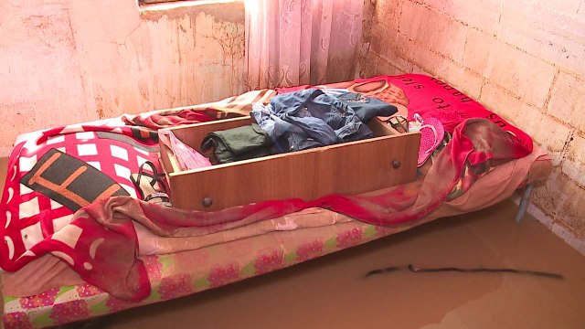 Përmbytja, si uji shkatërroi jetën e dhjetëra familjeve - Top Channel Albania - News - Lajme