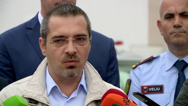 Siguria në rrugë, Tahiri: Pas rripit të sigurisë, celulari - Top Channel Albania - News - Lajme