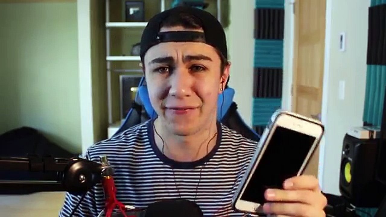 iPHONE 7 (Parody)