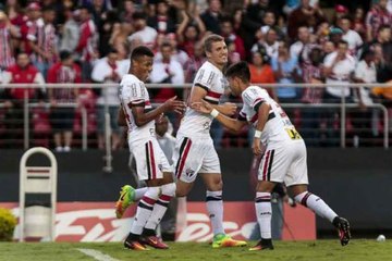São Paulo se impõe, vence a Ponte na volta ao Morumbi e começa a respirar aliviado