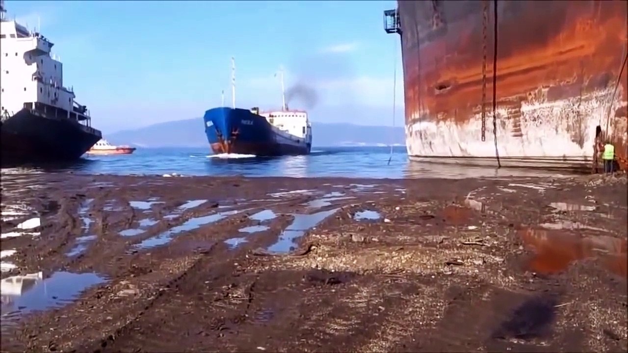 Kumpulan Kecelakaan Kapal Saat Berlabuh