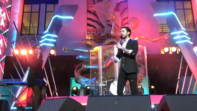 Ведущие Жара в Вегасе после окончания концерта