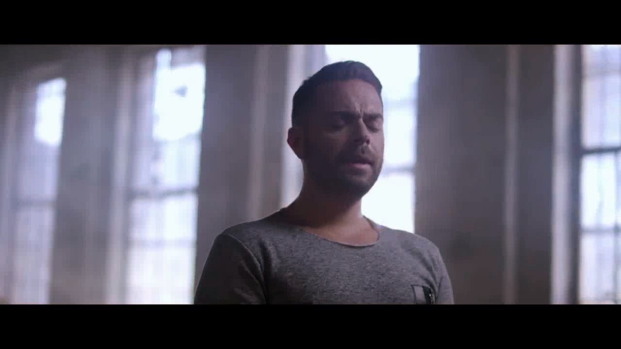 ΗΒ| Ηλίας Βρεττός - Και κάτι ακόμη| (Official ᴴᴰvideo clip)  Greek- face