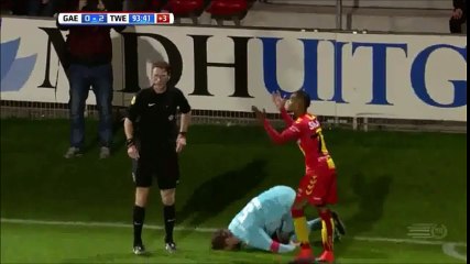 Red Card For A Crazy Tackle By Jarchinio Antonio vs Twente!