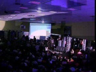 Mahaleo - Raha mila fanampiana