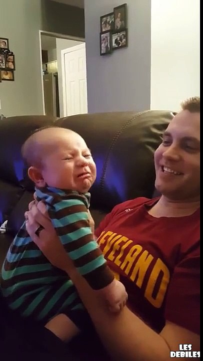 Un bébé qui n'aime pas les bisous