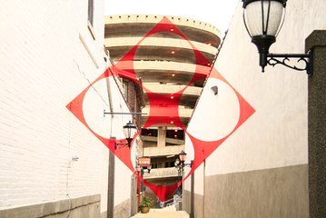 Des illusions d'optique géniales sur des murs par l'artiste Felice Varini