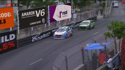 Gold Coast 2016 - McLaughlin Incredible pass on Winterbottom