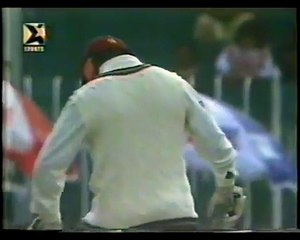 Waqar Younis vs Brian Lara Epic Fight