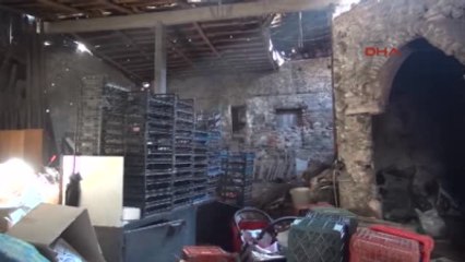 Izmir Tarihi Hamam Manav Oldu