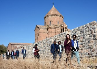 Van Yeni Atanan Doktorlar Van'a Hayran Kaldı