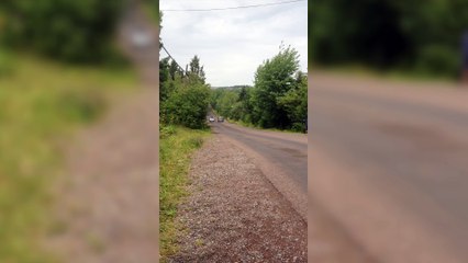 Cars mysteriously roll uphill at Magnetic Hill