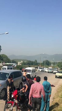 یہ اسلامآباد میں ہو رہا،اس عورت کا کوئی پرسان حال ہے؟ بے حد افسوس و شرم کا مقام ہے کہ اسلامی ملک میں ایک عورت پر کیا بیتی جو وہ اس حرکت پر مجبور ہو گئی،آغا حسن سید و جمال ٹاکو پائم انقلاب