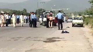 یہ اسلامآباد میں ہو رہا،اس عورت کا کوئی پرسان حال ہے؟ بے حد افسوس و شرم کا مقام ہے کہ اسلامی ملک میں ایک عورت پر کیا بیتی جو وہ اس حرکت پر مجبور ہو گئی،آغا حسن سید و جمال ٹاکو پائم انقلاب