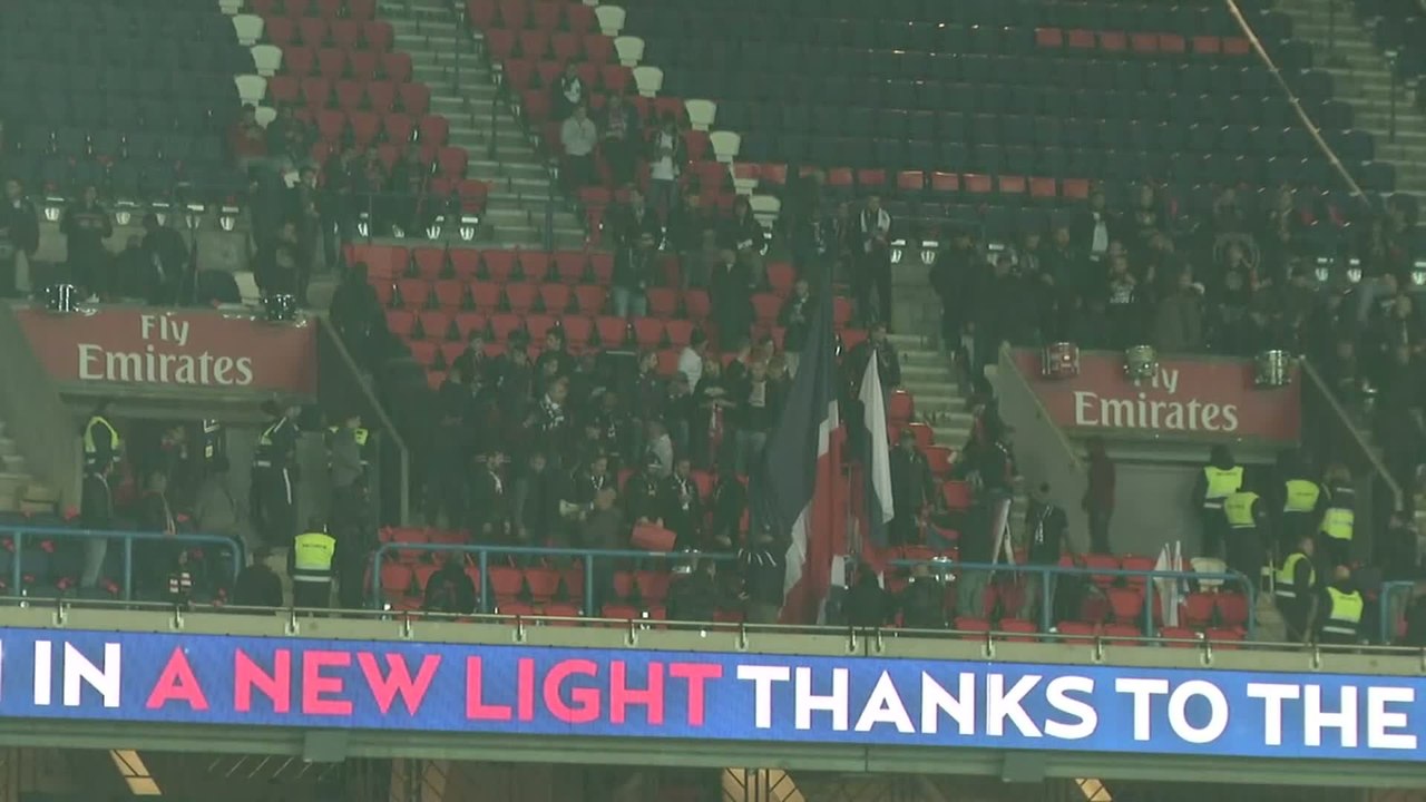 Foot - L1 - PSG : Les Ultras installent le Tifo