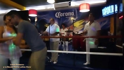 Grupo musical Tierra Latina Show en Crazy Wings Puerto Vallarta