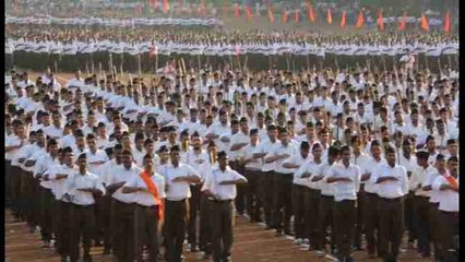 La ultraderecha hinduista india celebra su fundación con un desfile militar